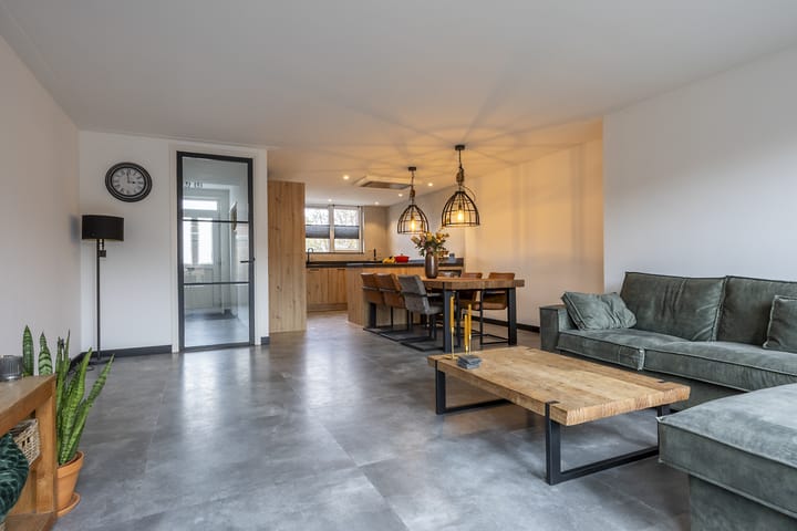 Photo 9 of Burgemeester Rothestraat 30