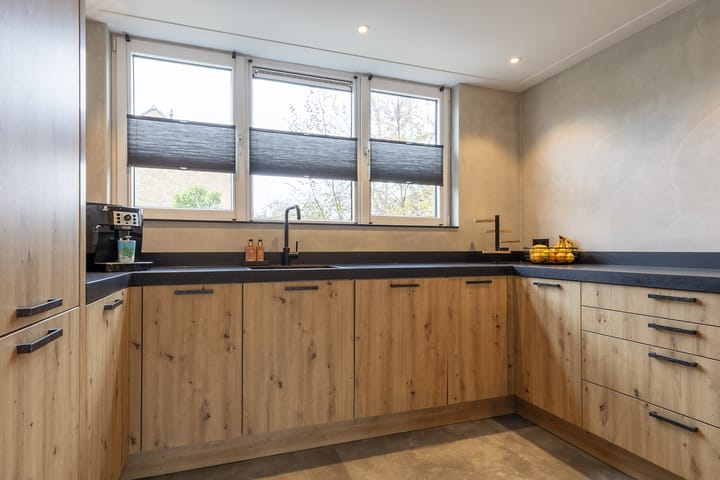 Photo 12 of Burgemeester Rothestraat 30