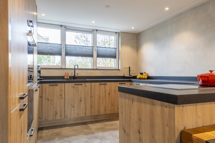 Photo 15 of Burgemeester Rothestraat 30