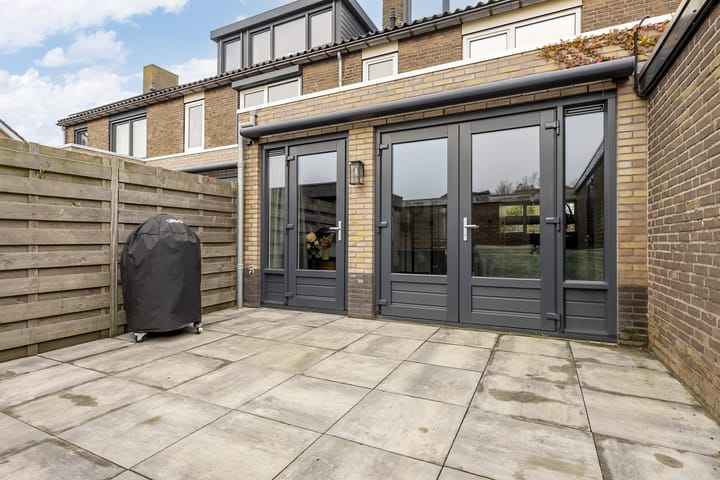 Photo 32 of Burgemeester Rothestraat 30