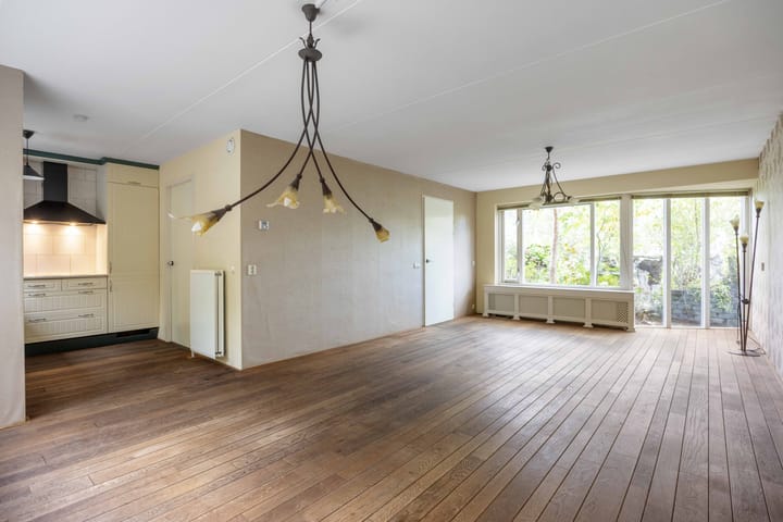 Photo 2 of Weegbree 17