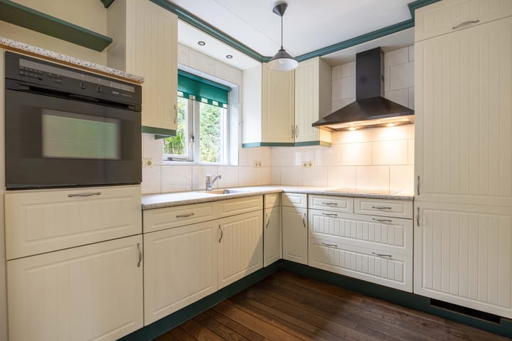 Photo 3 of Weegbree 17