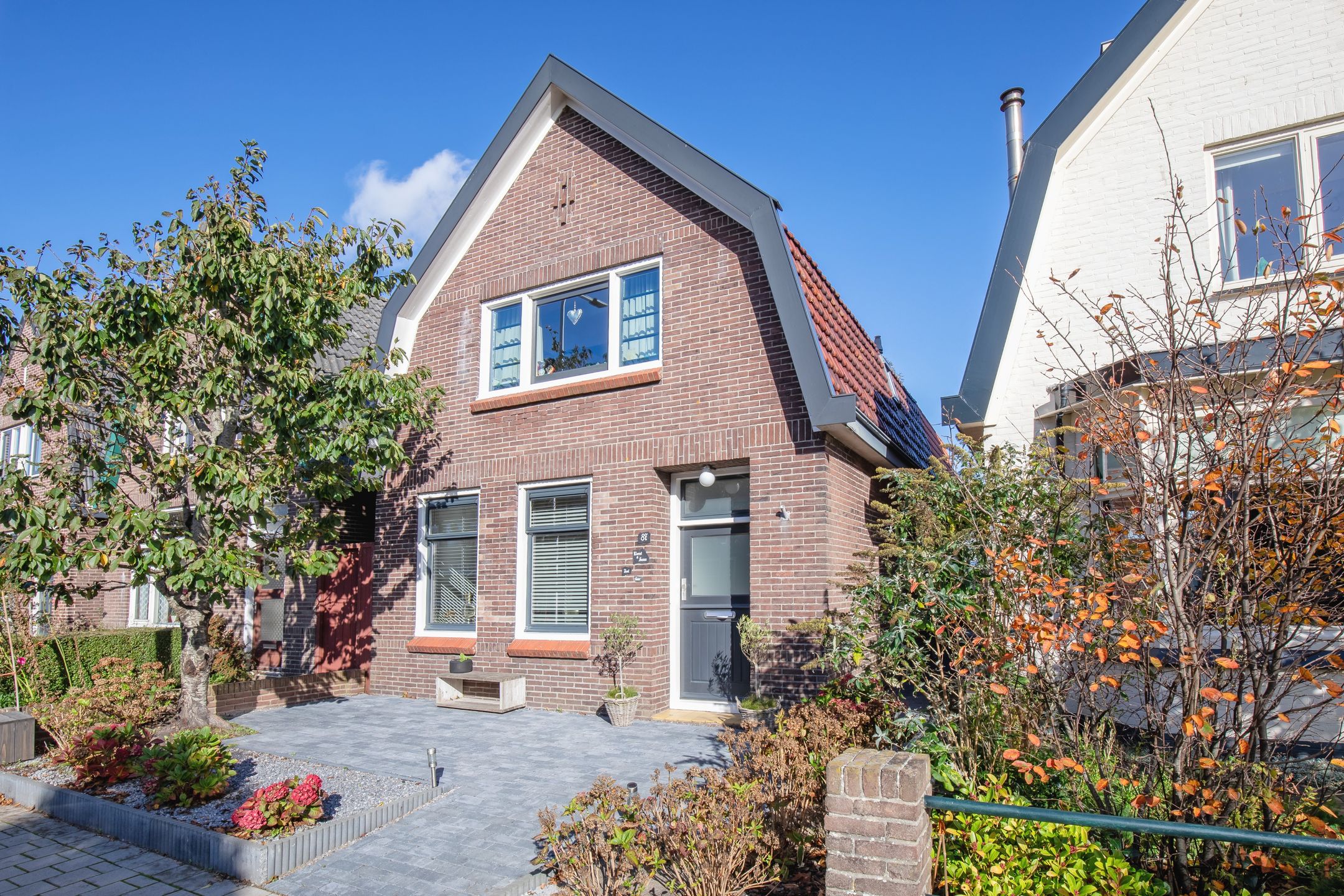 Schilderend 87 