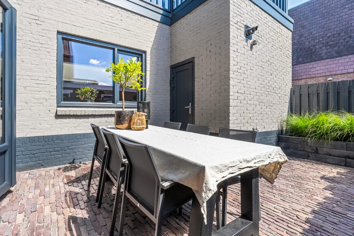 Photo 31 of Julianastraat 5