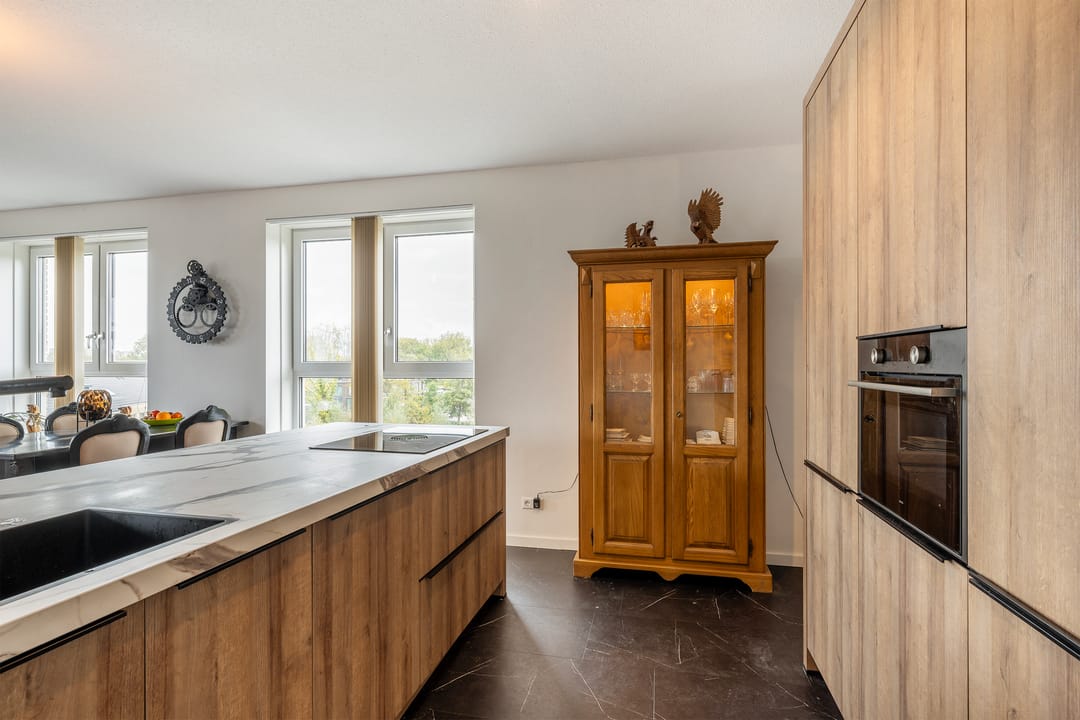 Foto 16 van Ireen Wüststraat 145