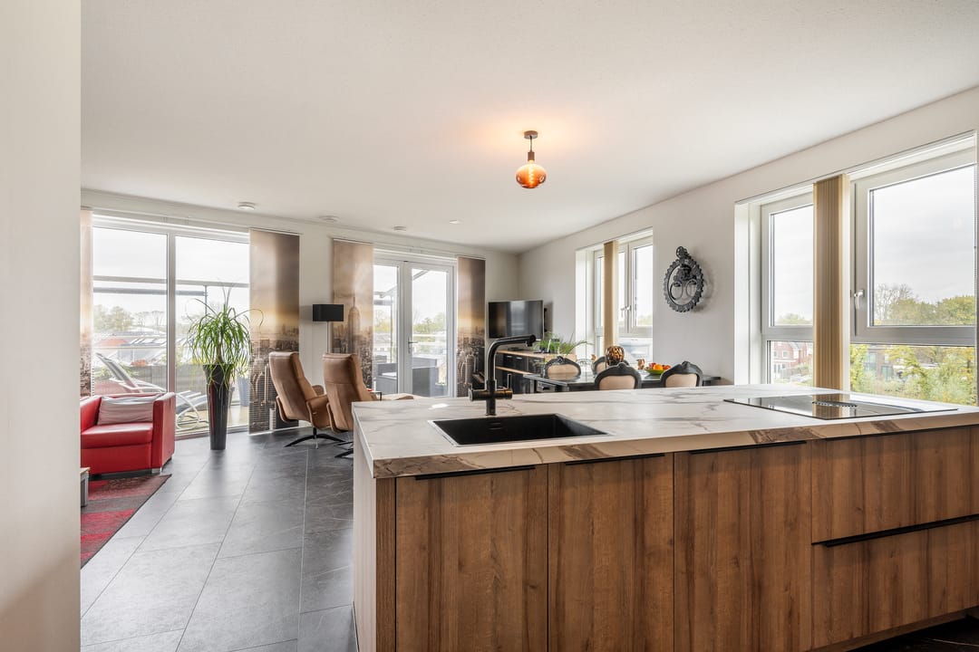 Foto 17 van Ireen Wüststraat 145