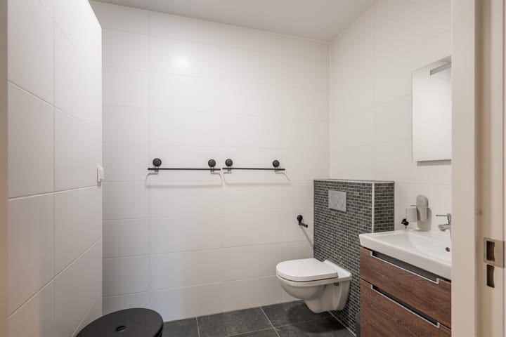 Foto 27 van Ireen Wüststraat 145