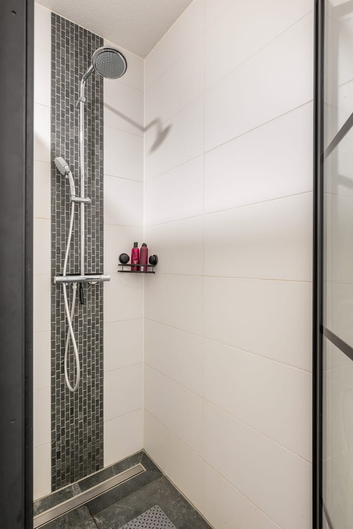 Foto 28 van Ireen Wüststraat 145