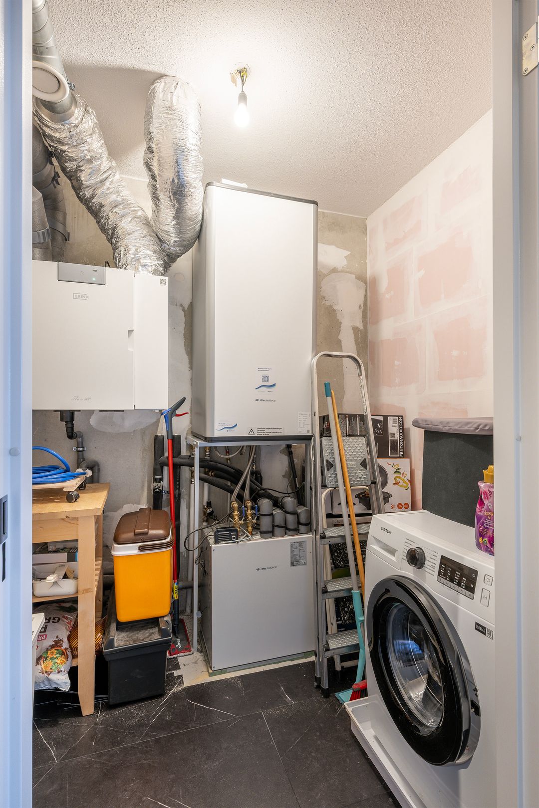 Foto 32 van Ireen Wüststraat 145