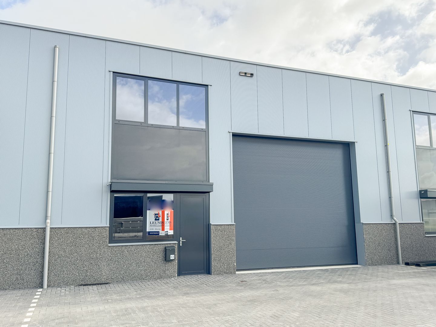 View photo 2 of Einsteinweg 43