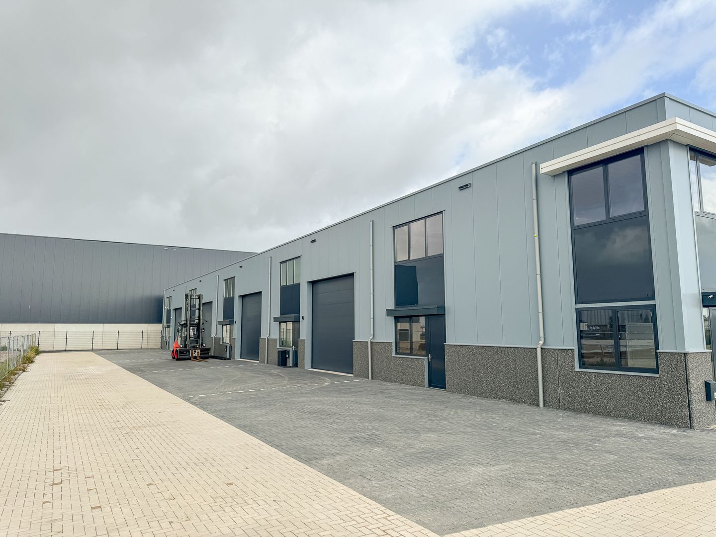 Bekijk foto 3 van Einsteinweg 43