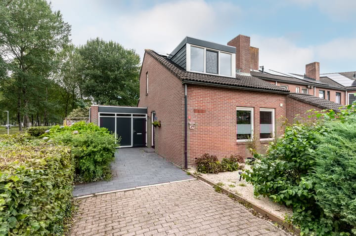 Photo 2 of Grasmeent 14