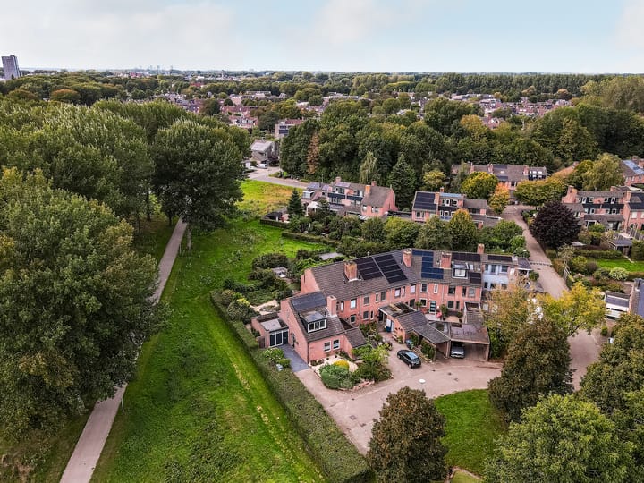 Photo 33 of Grasmeent 14