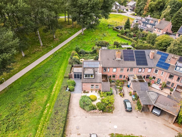 Photo 38 of Grasmeent 14