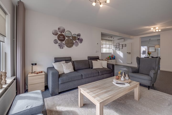 Photo 12 of Burg. Hausmansstraat 9