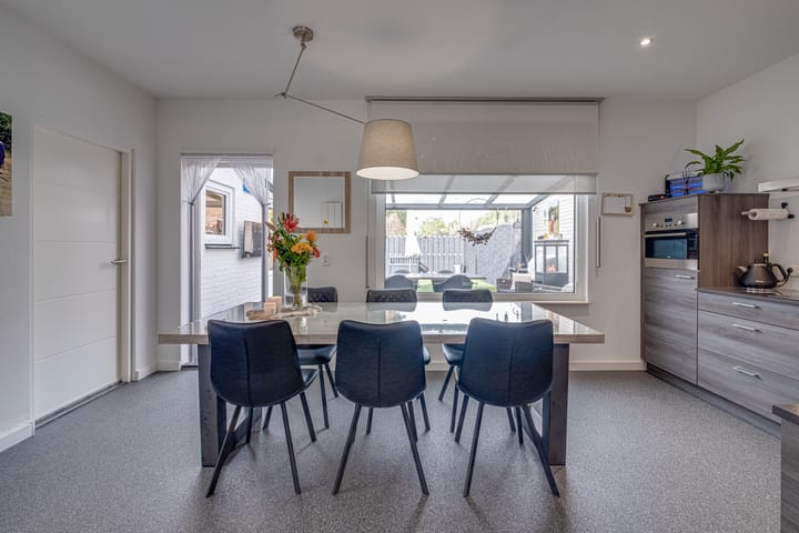 Photo 16 of Burg. Hausmansstraat 9