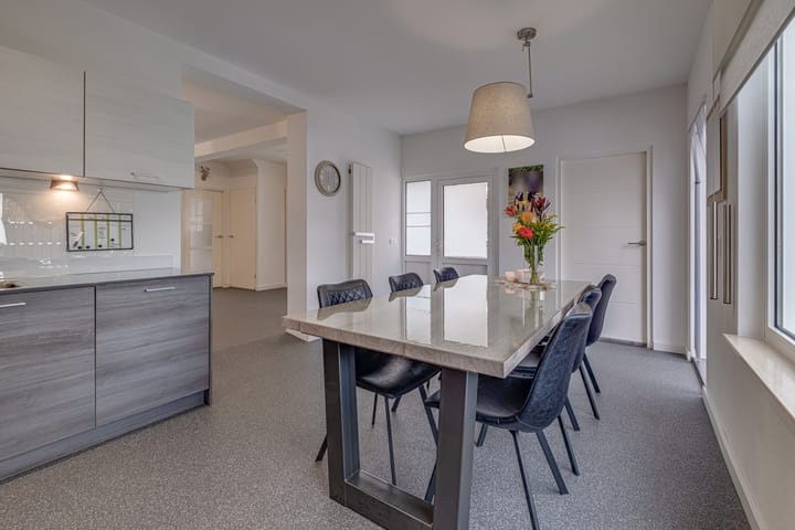 Photo 19 of Burg. Hausmansstraat 9