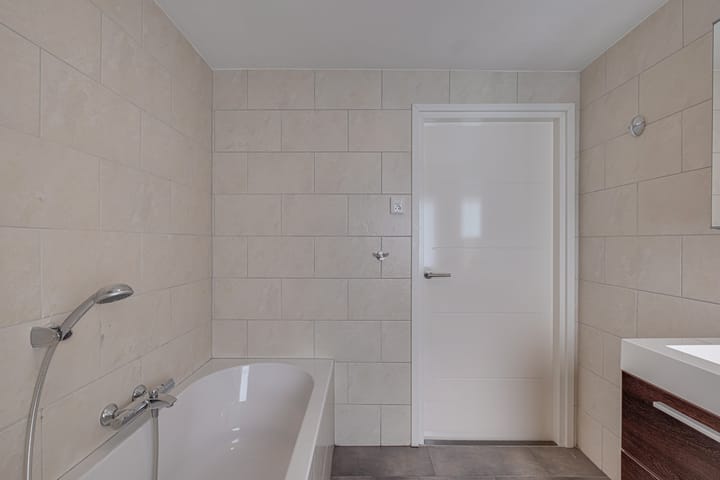 Photo 37 of Burg. Hausmansstraat 9