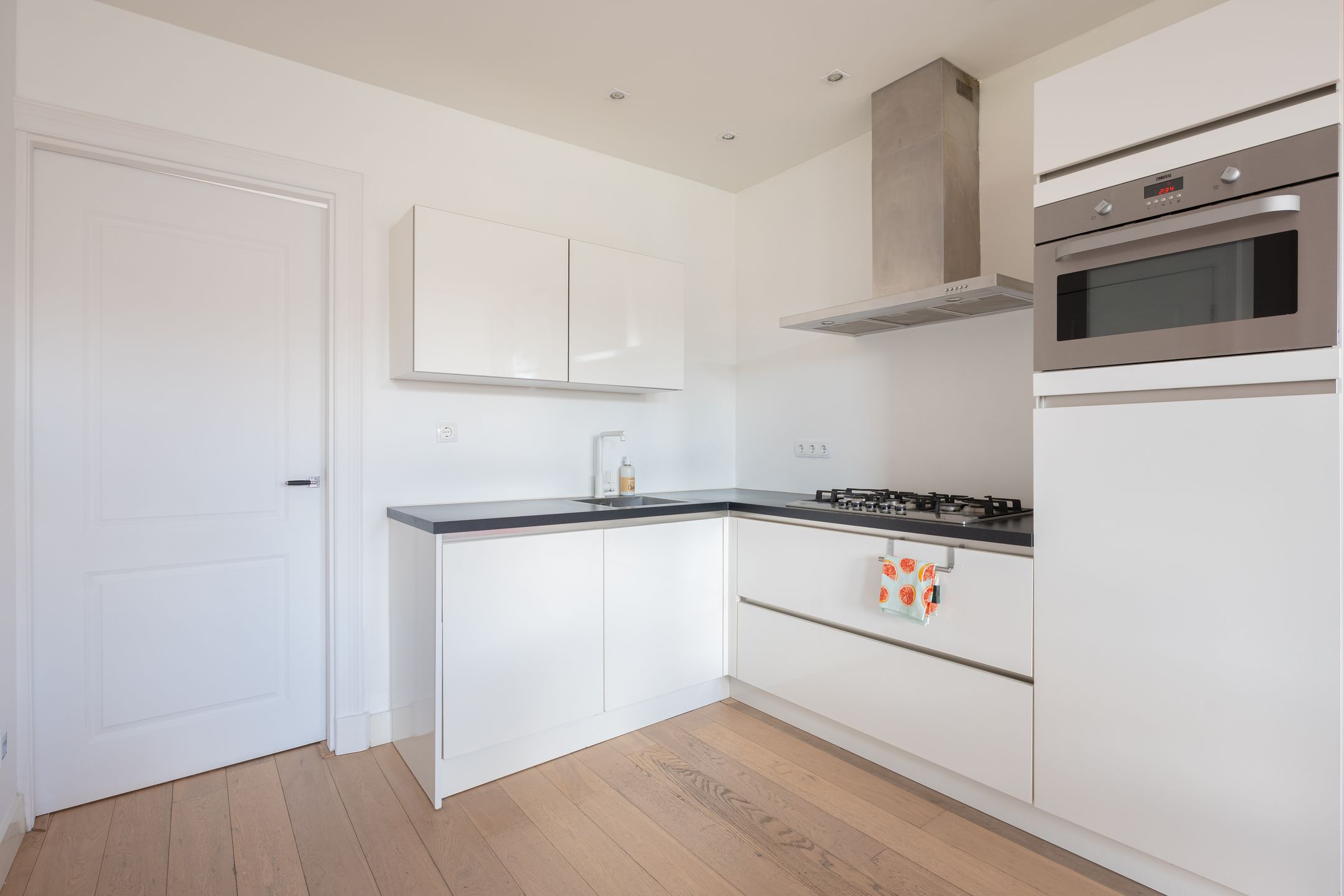 Foto 9 van Hugo de Grootplein 13-2