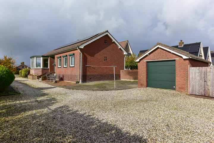 Photo 2 of Drechtdijk 147