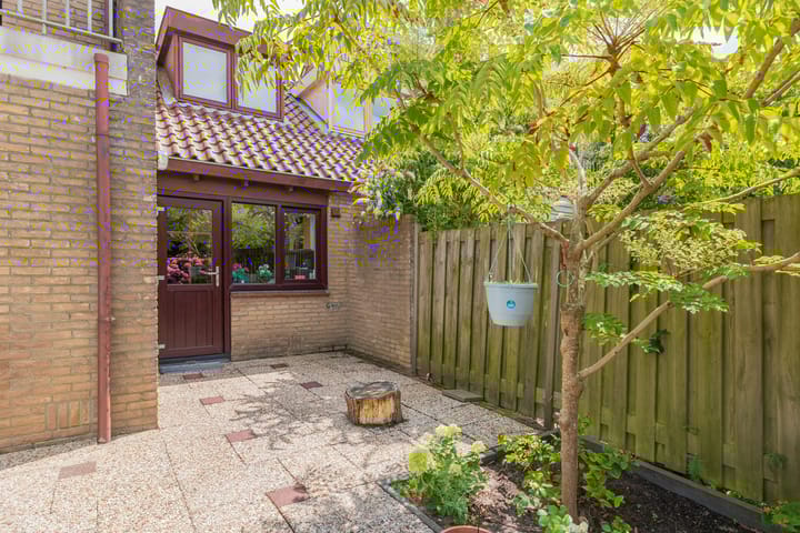 Photo 16 of Vincent van Goghsingel 10