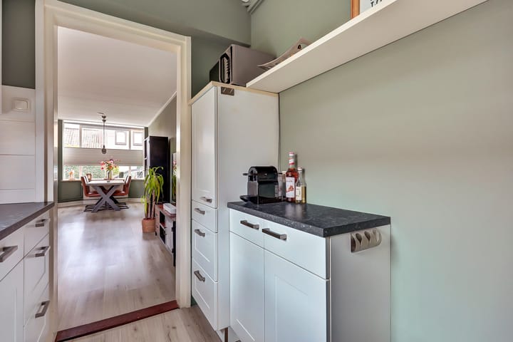 Photo 12 of Vanekerstraat 304