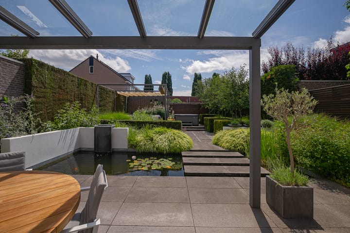 Foto 24 van Aronskelk 67