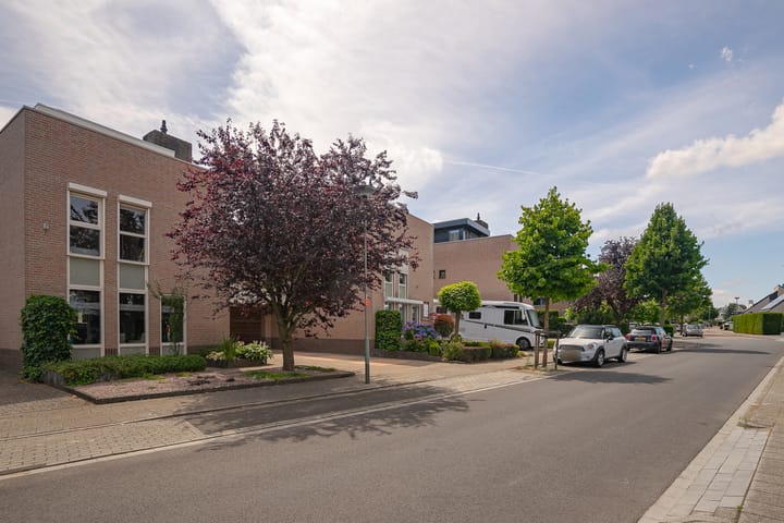 Foto 32 van Aronskelk 67