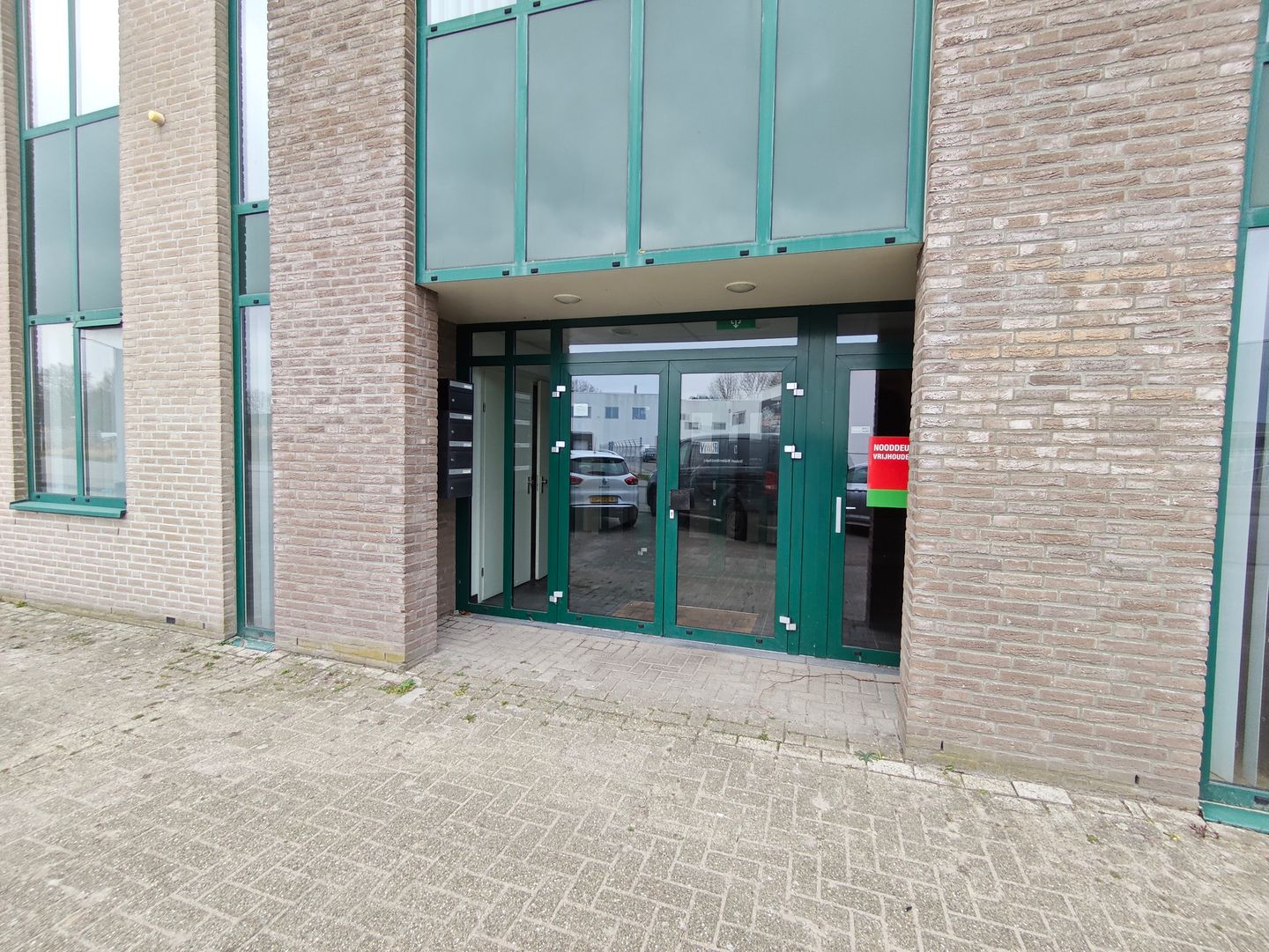 View photo 4 of Minervum 7224