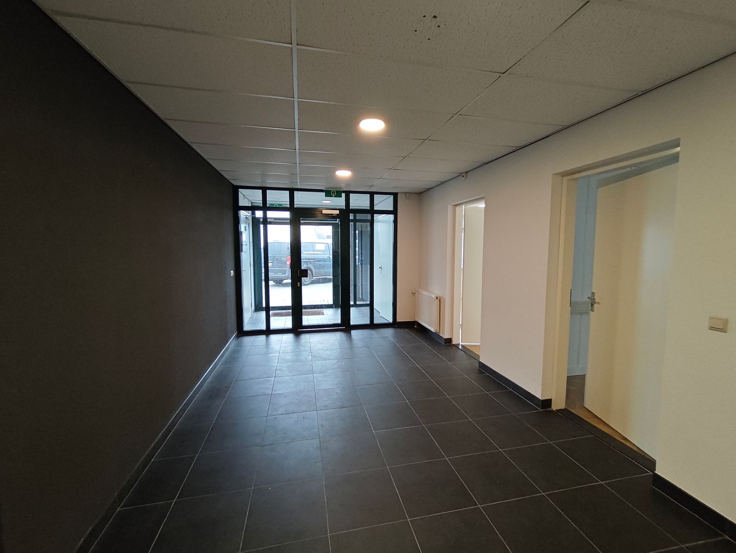 View photo 5 of Minervum 7224