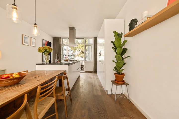 Photo 6 of Frederik Hendrikstraat 17-1