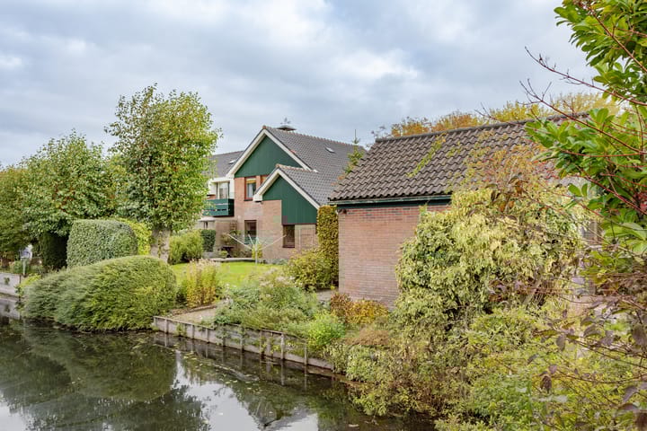 Photo 2 of Dr. C.J.K. van Aalstweg 17