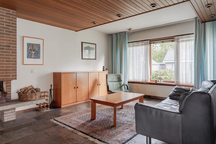 Photo 10 of Dr. C.J.K. van Aalstweg 17