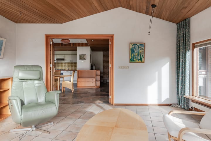 Photo 18 of Dr. C.J.K. van Aalstweg 17