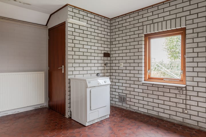 Photo 23 of Dr. C.J.K. van Aalstweg 17