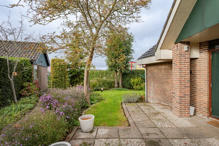 Photo 44 of Dr. C.J.K. van Aalstweg 17