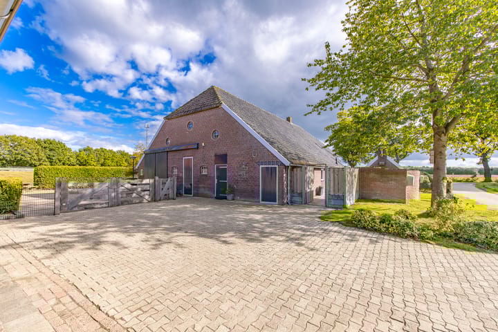 Foto 32 van Schoolstraat 8