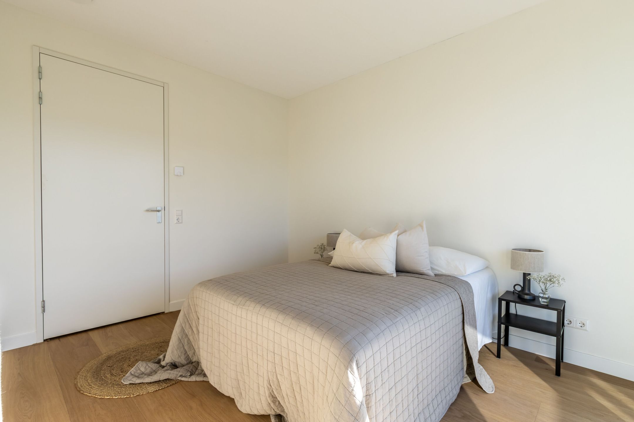 Foto 21 van Frame Building