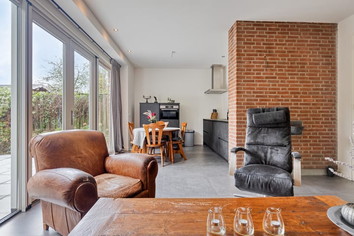 Foto 6 van mgr. Bekkersplein 8