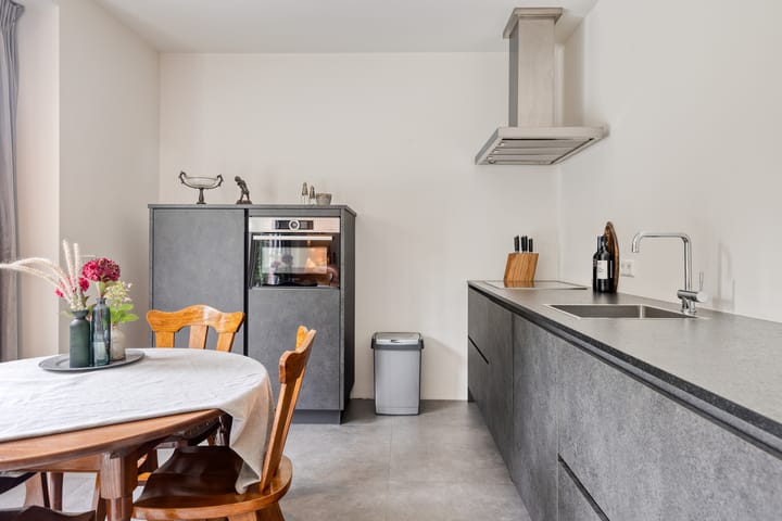 Foto 8 van mgr. Bekkersplein 8