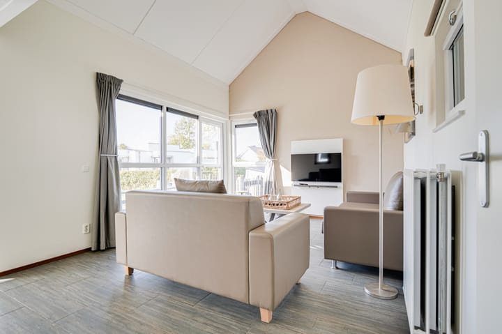 Photo 4 of Helmduyn 54-7