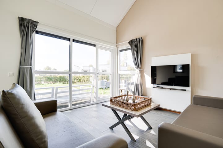 Photo 5 of Helmduyn 54-7