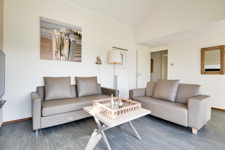 Photo 7 of Helmduyn 54-7