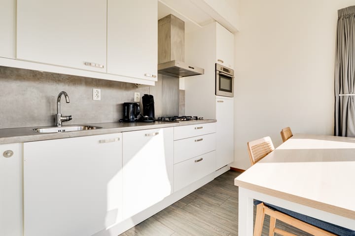 Photo 11 of Helmduyn 54-7