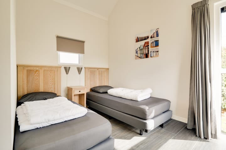 Photo 23 of Helmduyn 54-7