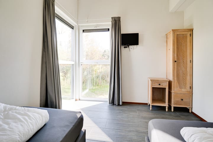 Photo 24 of Helmduyn 54-7