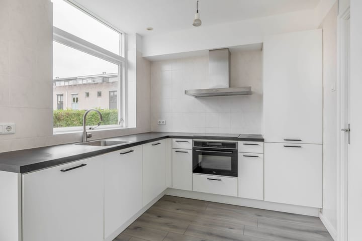 Photo 3 of Jan van Galenstraat 2