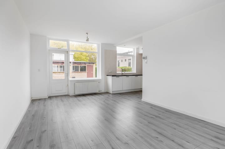 Photo 11 of Jan van Galenstraat 2