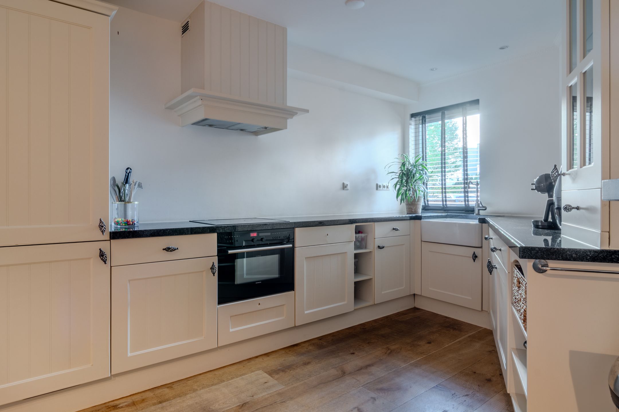 Photo 12 of Luitje Broekemastraat 8