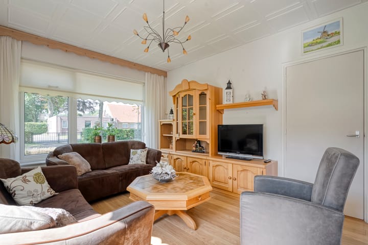 Photo 2 of Meester Hoekstrastraat 2